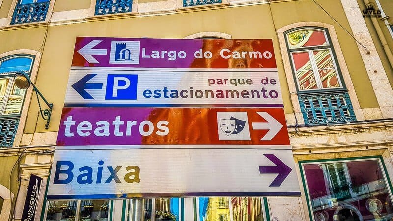 direction signs in Lisbon